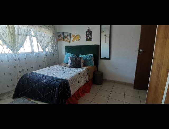 2 BEDROOM FLAT FOR SALE IN VEREENIGING CENTRAL